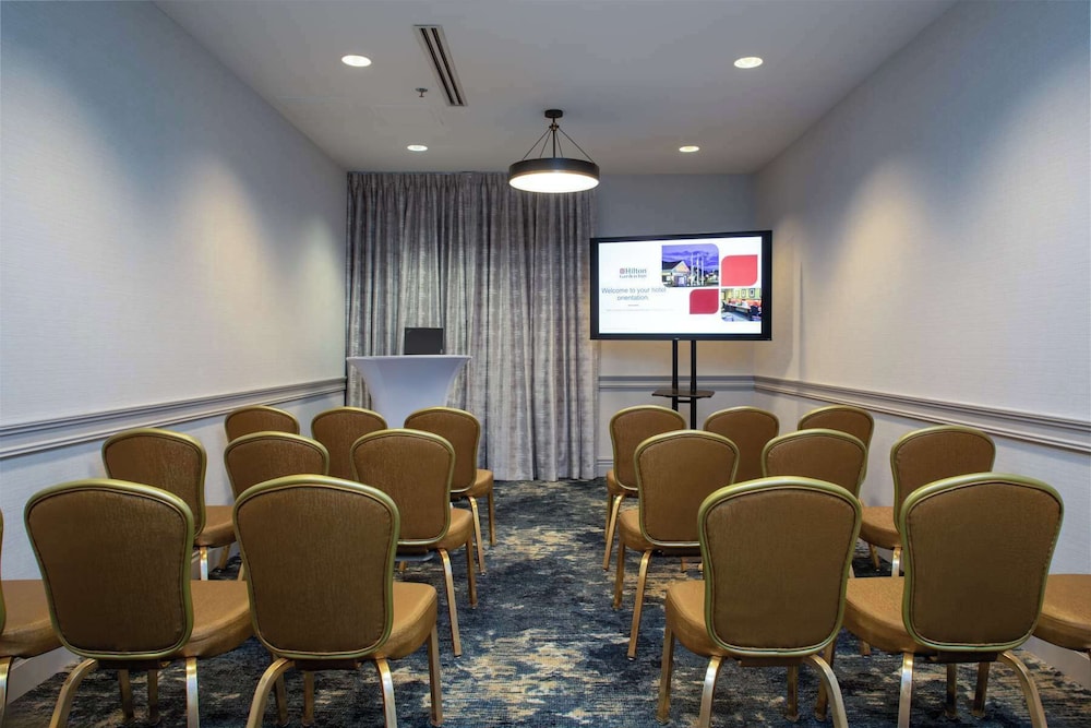 Hilton Garden Inn Milwaukee Northwest Conference Center - photo 50