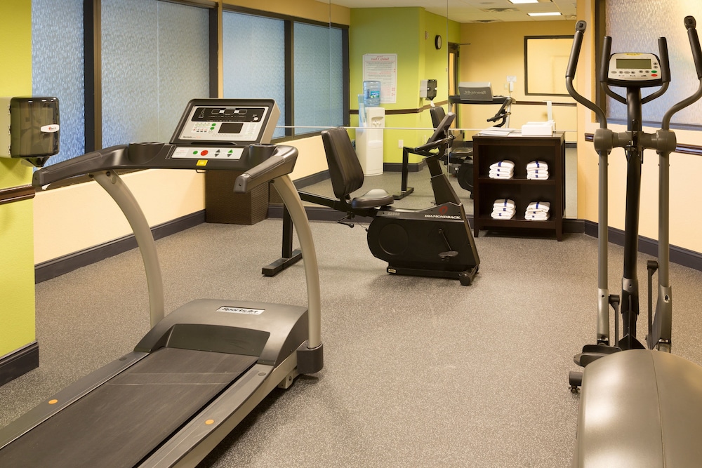 Holiday Inn Express & Suites Jacksonville Airport by IHG - photo 46