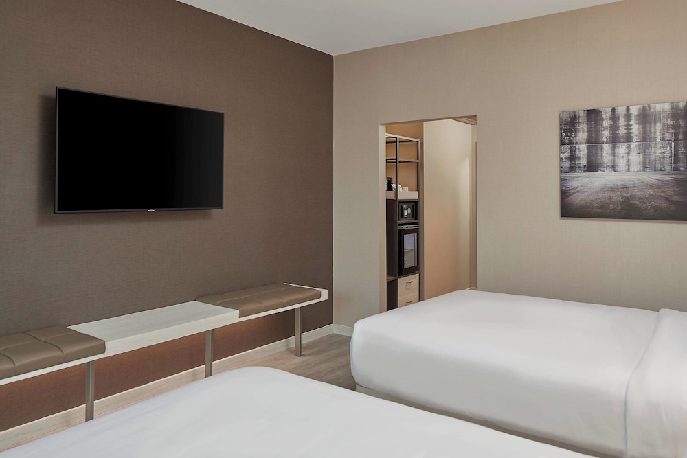 AC Hotel By Marriott Greenville - photo 8