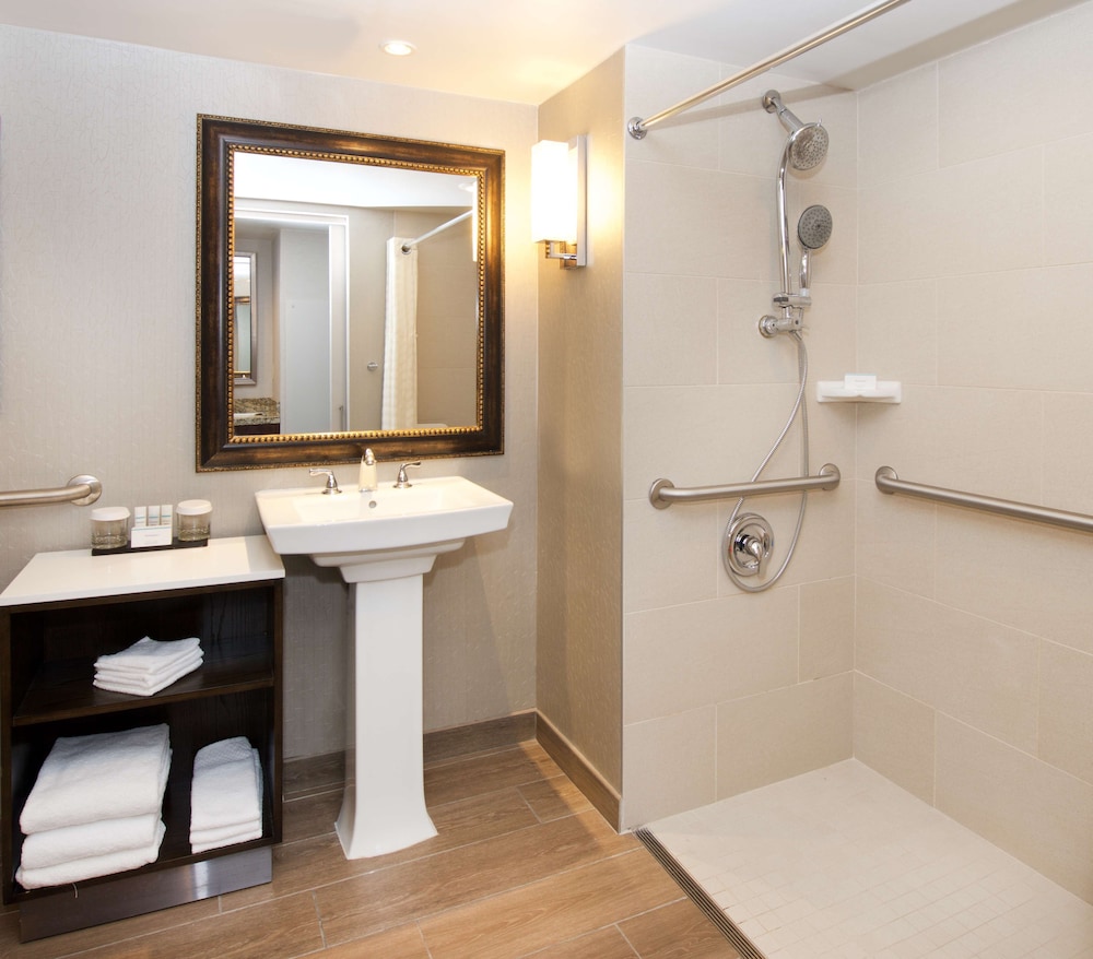 Embassy Suites by Hilton Portland Tigard - photo 46