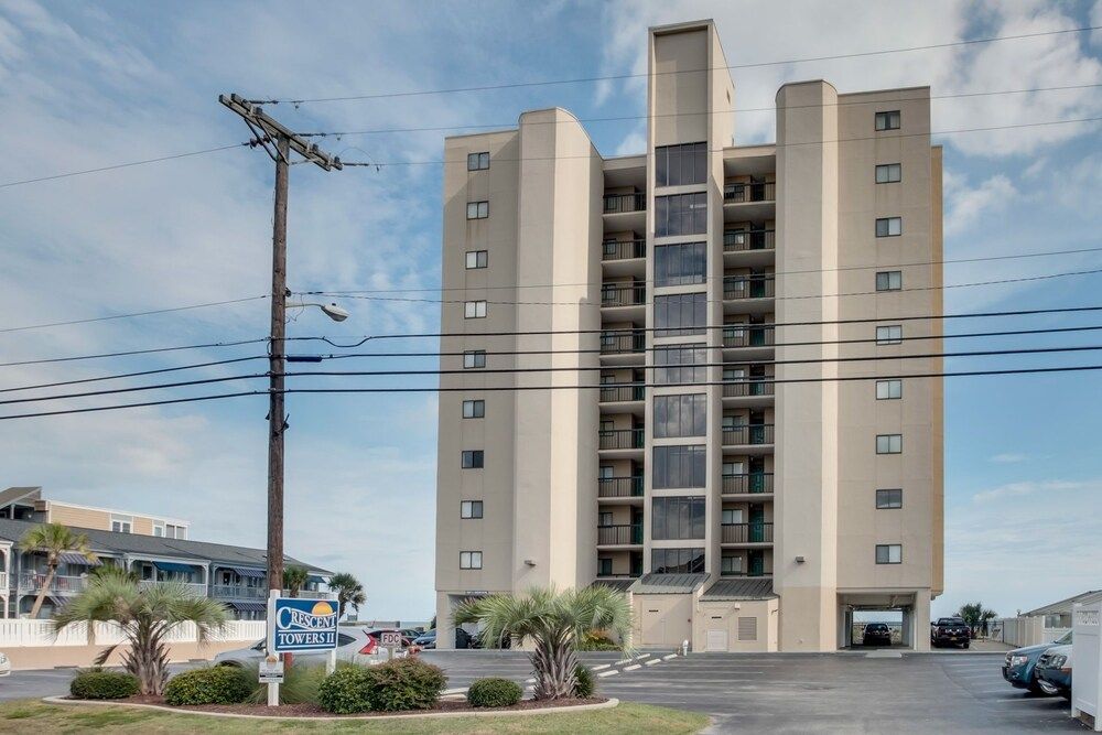 Crescent Towers II 508 Oceanfront Crescent Beach — 4-Star Luxury Hotel in Myrtle Beach, United States