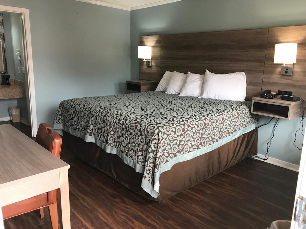Winton Inn & Suites - photo 7