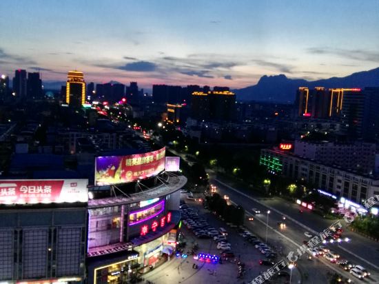 She & He Chain Apartment Hotel in Guigang, People's Republic of China