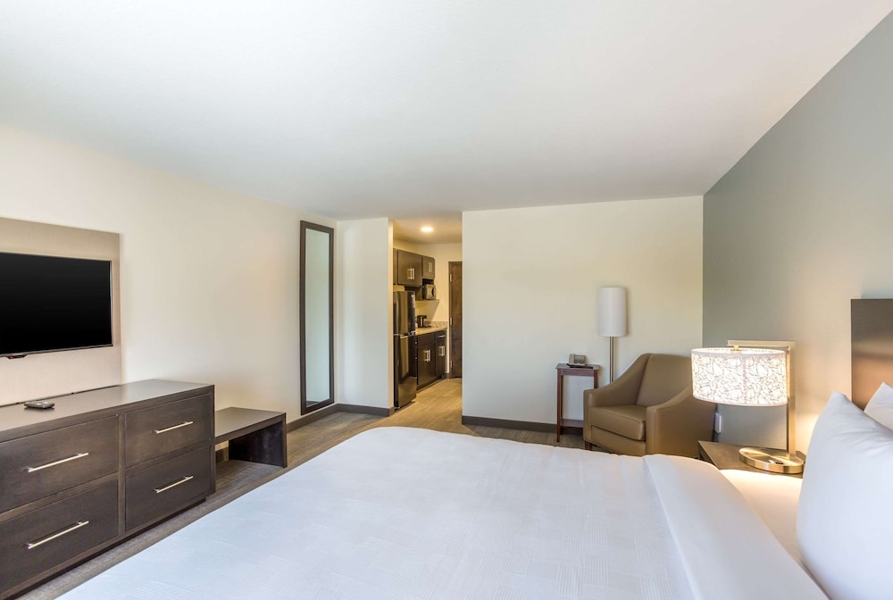 MainStay Suites Logan Ohio Hocking Hills - photo 11