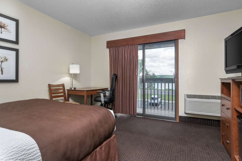 AmericInn by Wyndham Lake City - photo 16