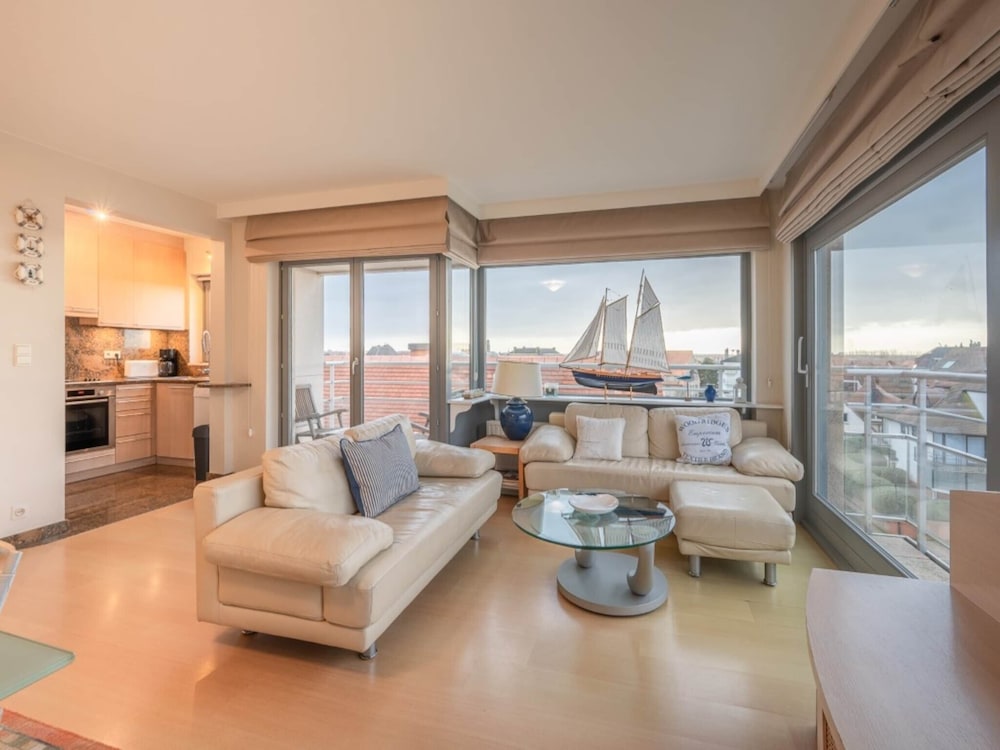Apartment in Knokke Heist with Sea Views — 4-Star Luxury Hotel in Knokke-Heist, Belgium