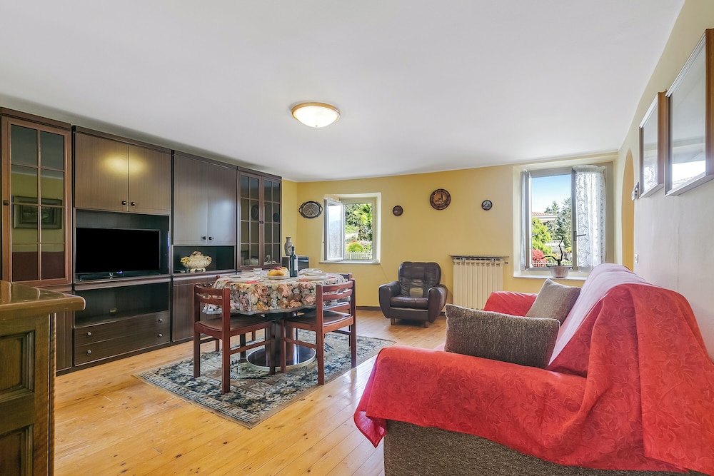 Old Pella 100m to Orta Lake — 4-Star Luxury Hotel in Pella, Italy