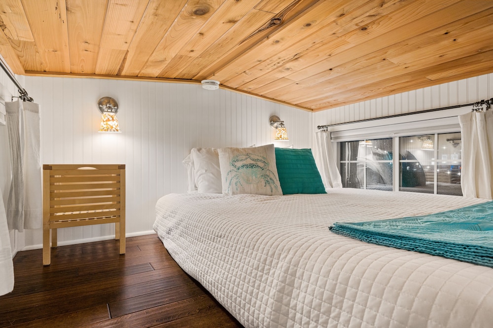 Tiny Digs Hotel of Tiny Houses - photo 25