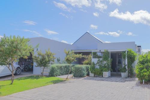 Lily's Rest Village on Silwerstrand Robertson — 4-Star Luxury Hotel in Robertson, South Africa