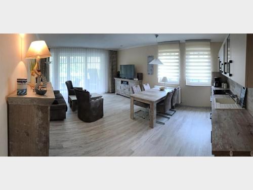 Dünenpark Binz Komfortplus Ferienwohnung mit 1 Schlafzimmer und Balkon im Obergeschoss 289 — 4-Star Luxury Hotel in Ostseebad Binz, Germany