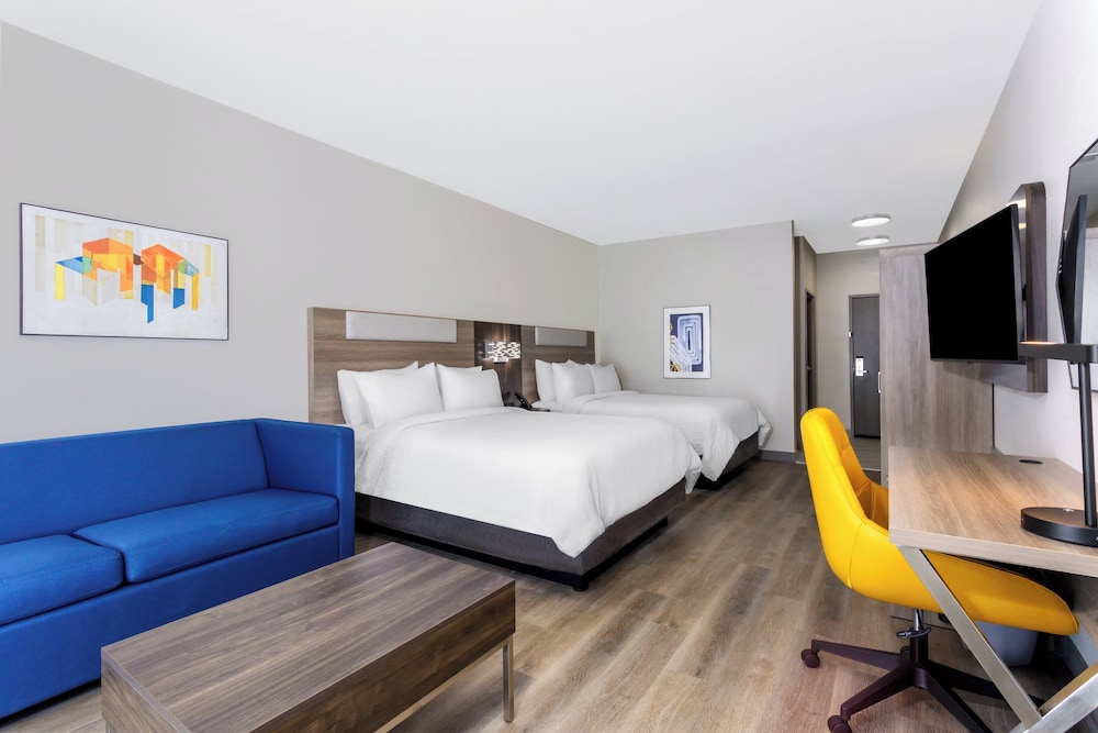 Holiday Inn Express & Suites Macclenny by IHG - photo 13