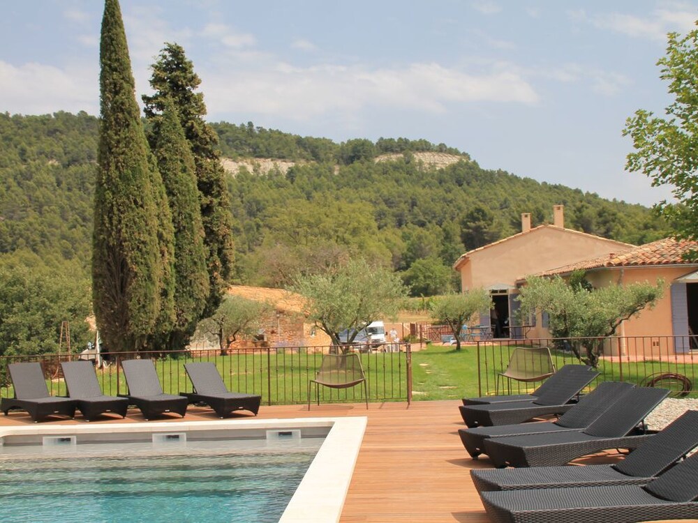Château Perreal — 4-Star Luxury Hotel in Gargas, France