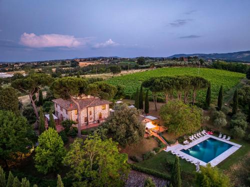 Villa La Monarca 16 Emma Villas — 4-Star Luxury Hotel in Torrita Di Siena, Italy