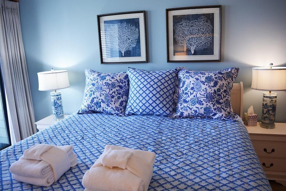 505 Summerhouse Villa — 4-Star Luxury Hotel in Isle Of Palms, United States