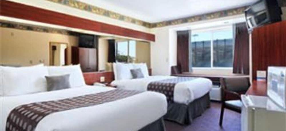Microtel Inn & Suites By Wyndh - photo 23