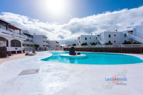 Vivienda Vacacional Rose — 4-Star Luxury Hotel in Costa Teguise, Spain