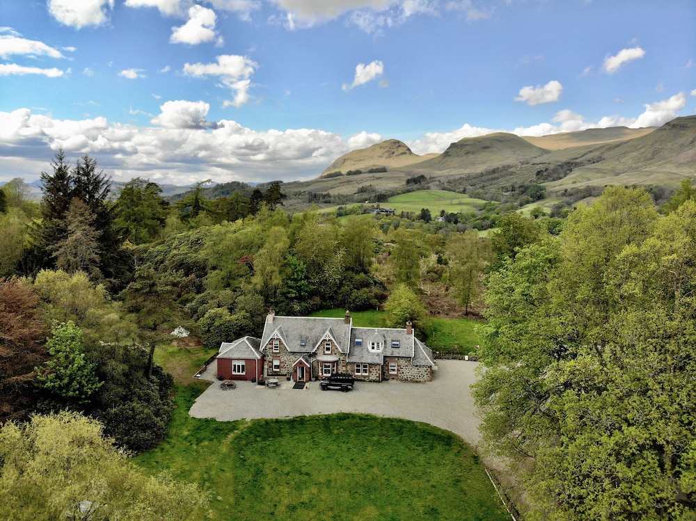 West Highland Way Hotel & Campsite - carbon neutral hotel in Glasgow