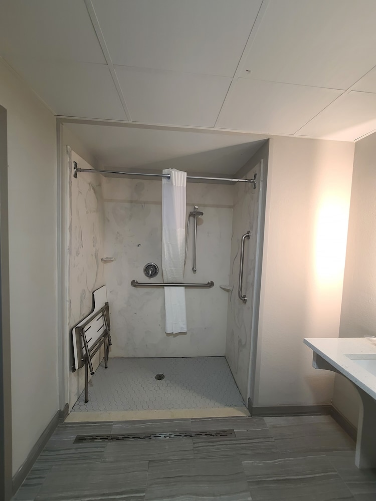 Comfort Inn Boston Milford - photo 21