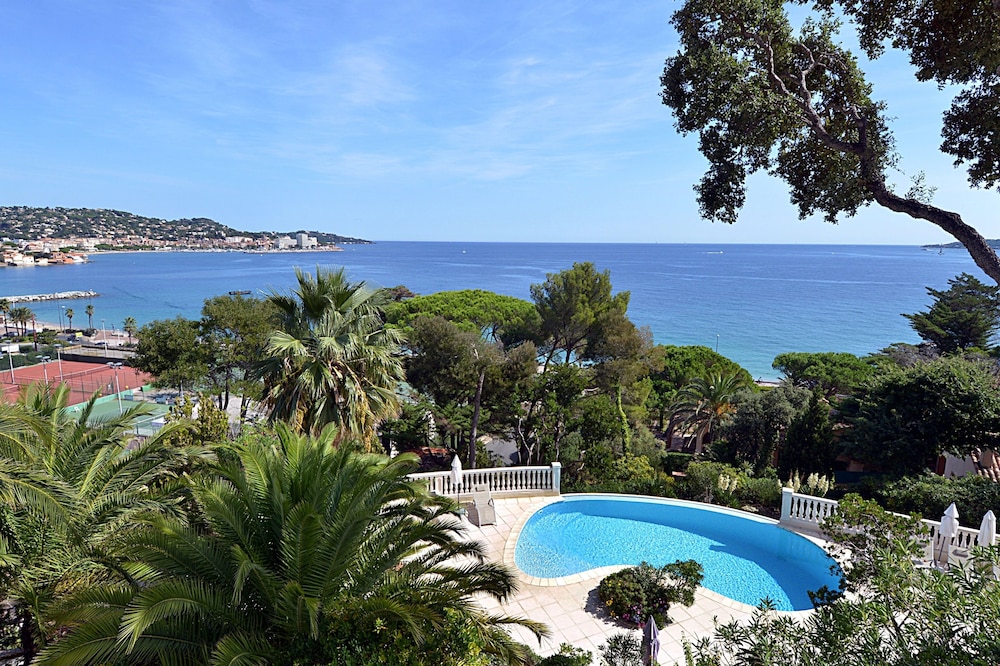 Lou Trelus — 4-Star Luxury Hotel in Sainte-Maxime, France
