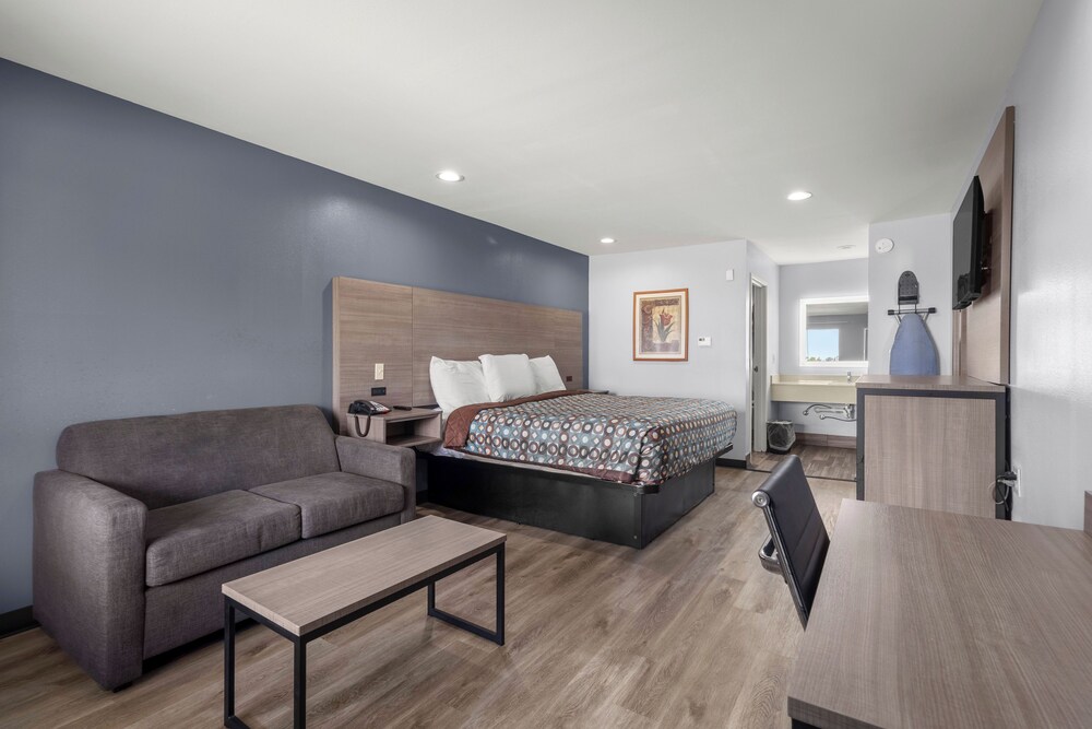Express Inn and Suites - photo 25