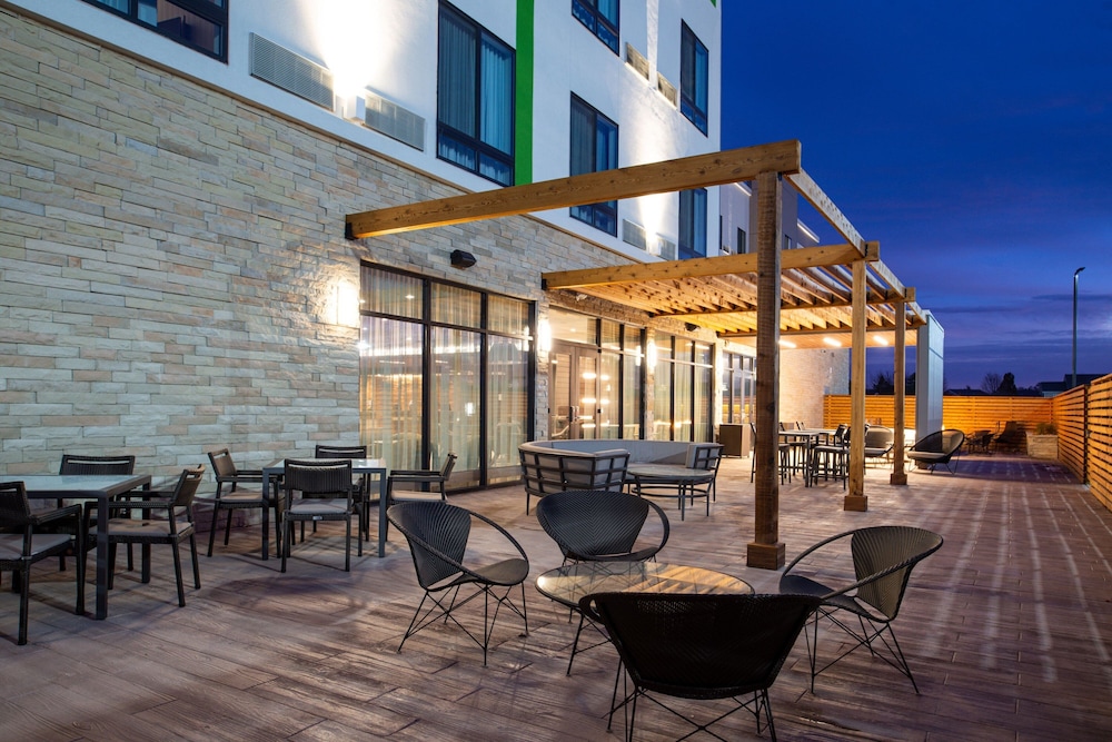 Courtyard by Marriott Kansas City Olathe - photo 32