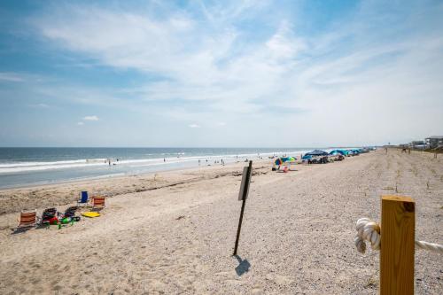 Beside the Sea by Oak Island Accommodations - photo 38