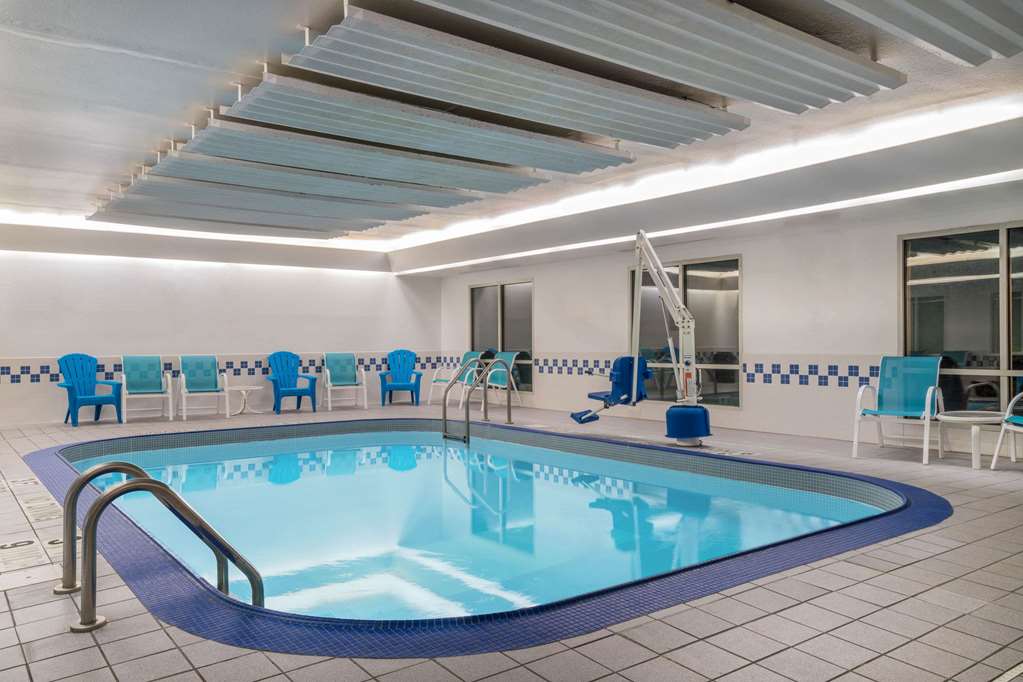 AmericInn by Wyndham Duluth - photo 10