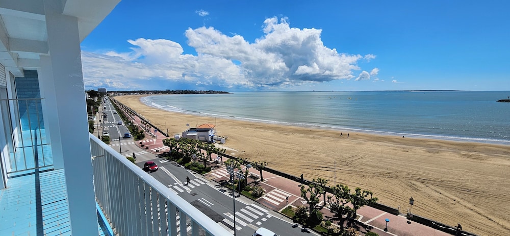 La ligne bleue — 4-Star Luxury Hotel in Royan, France