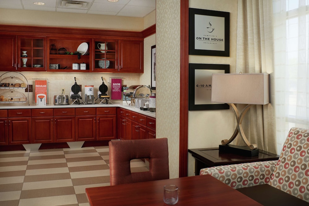 Hampton Inn & Suites Roswell - photo 28