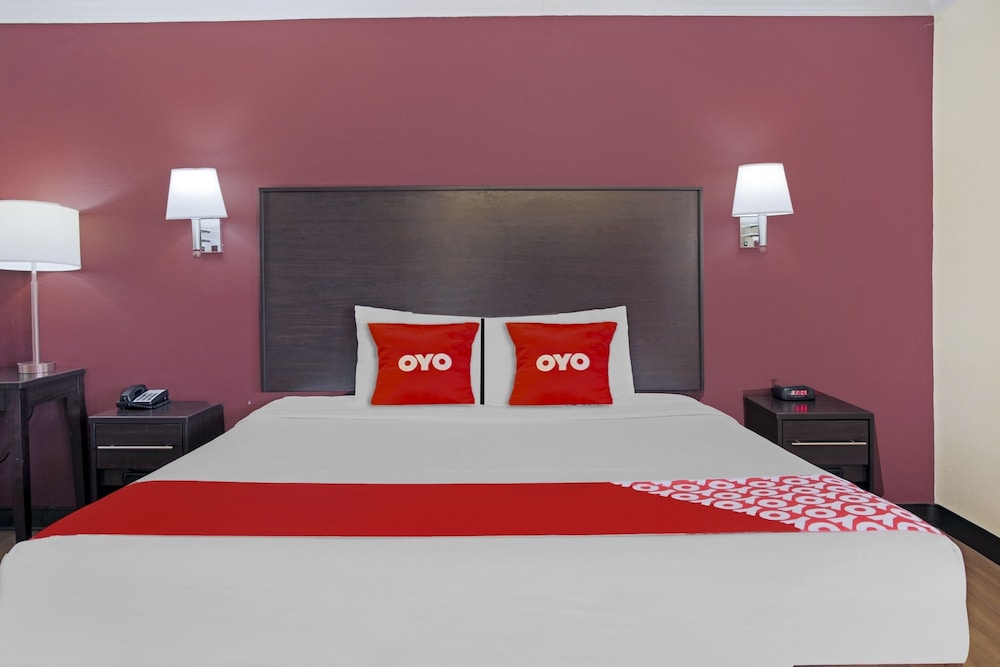 OYO Hotel McAllen Airport South - photo 30
