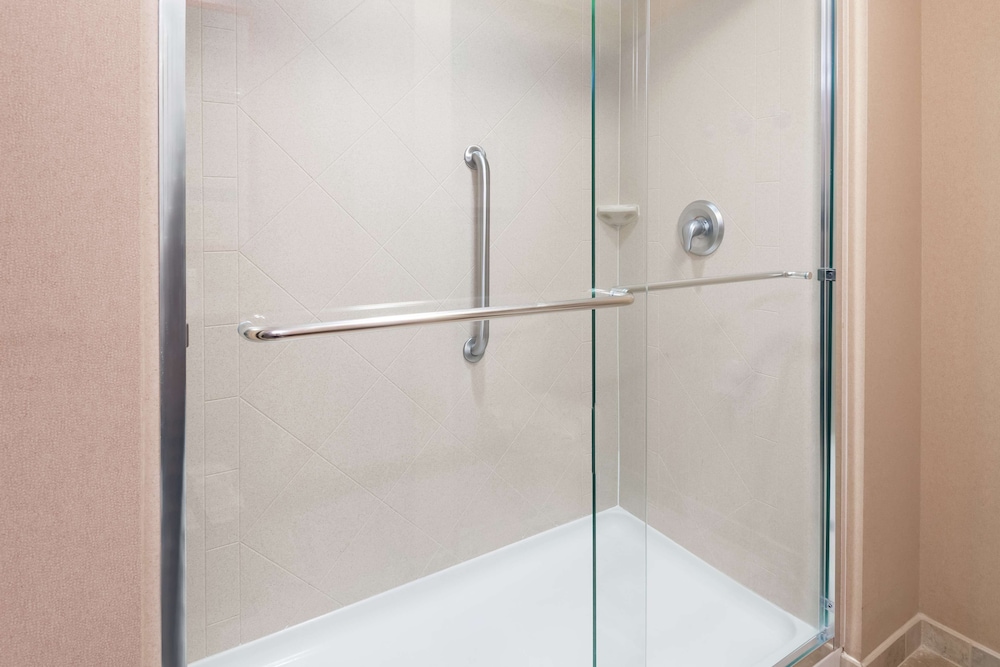 Hampton Inn Springfield South Enfield - photo 27