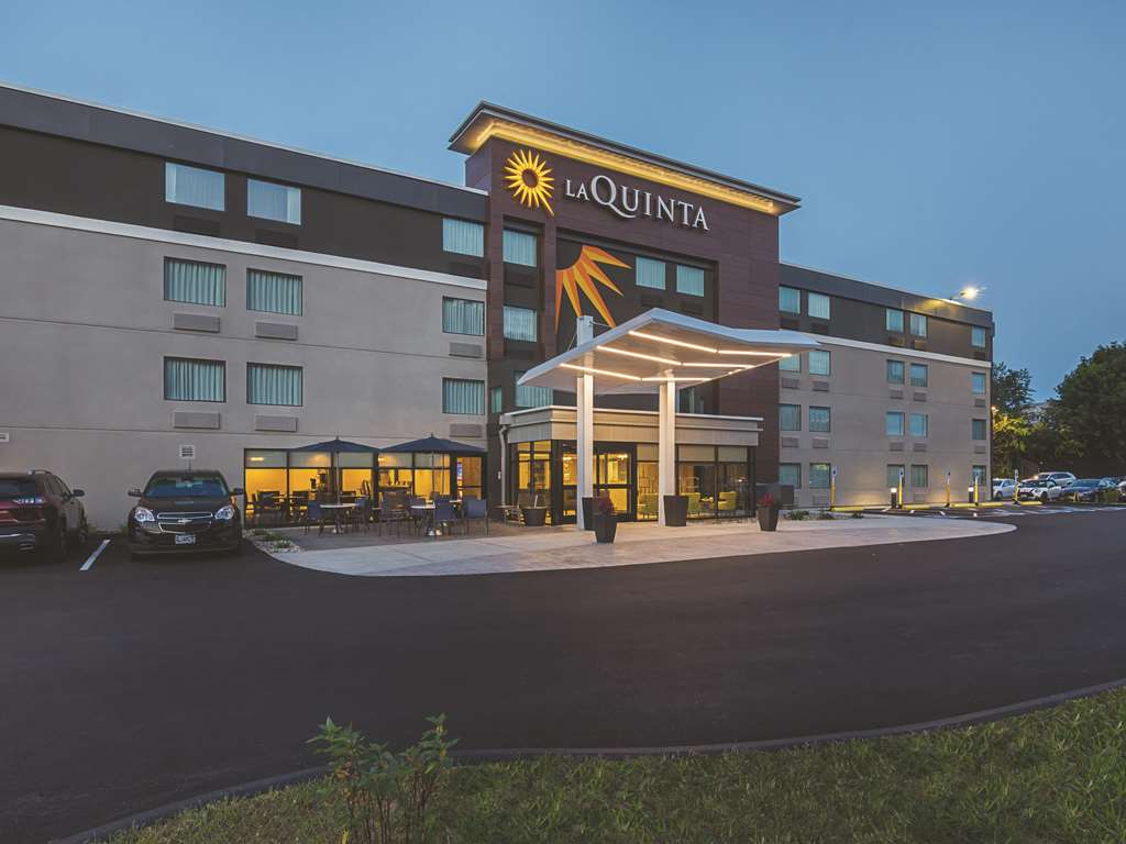 La Quinta Inn & Suites by Wyndham Portland - photo 4