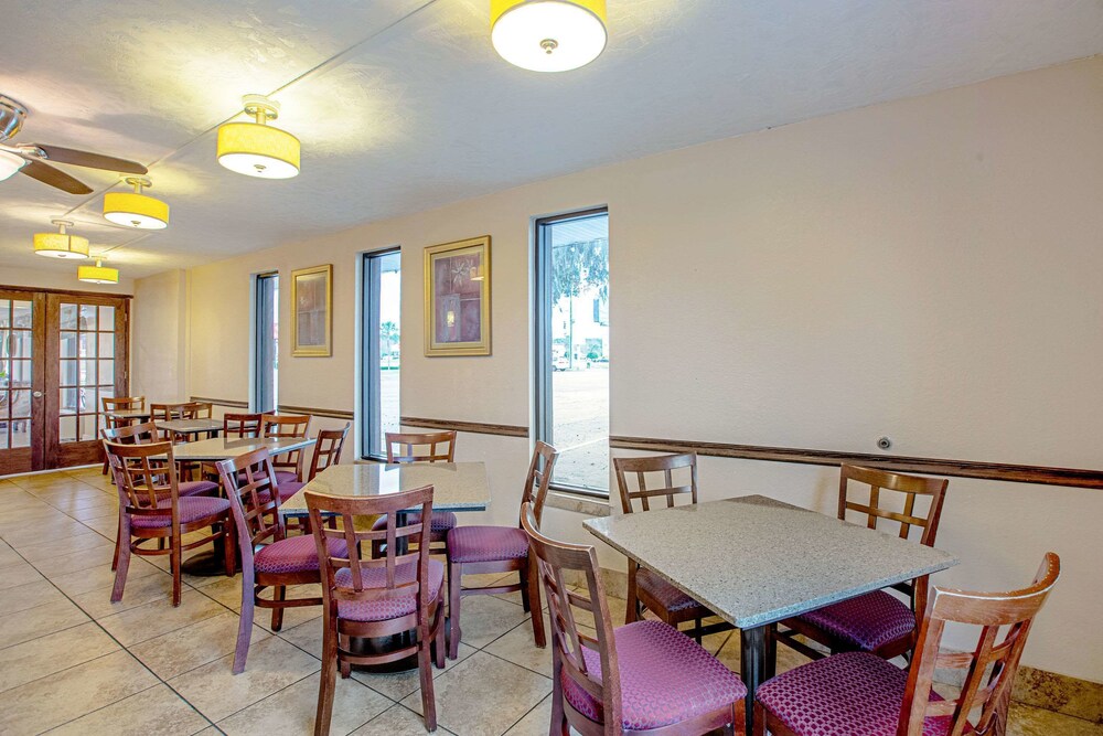 Quality Inn & Suites Live Oak I 10 Exit 283 - photo 33