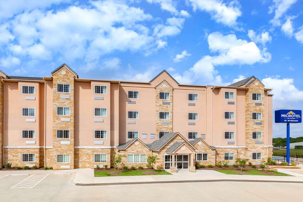 Microtel Inn & Suites by Wyndham College Station - photo 4