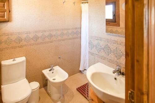 CASA RURAL con Jacuzzi Chimenea BBQ Bar y mucho mas — 4-Star Luxury Hotel in Almazan, Spain