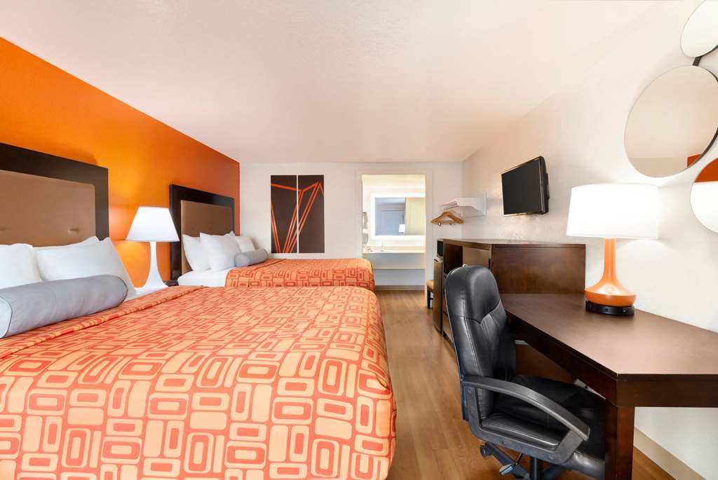 Howard Johnson by Wyndham Harrisonburg - photo 13