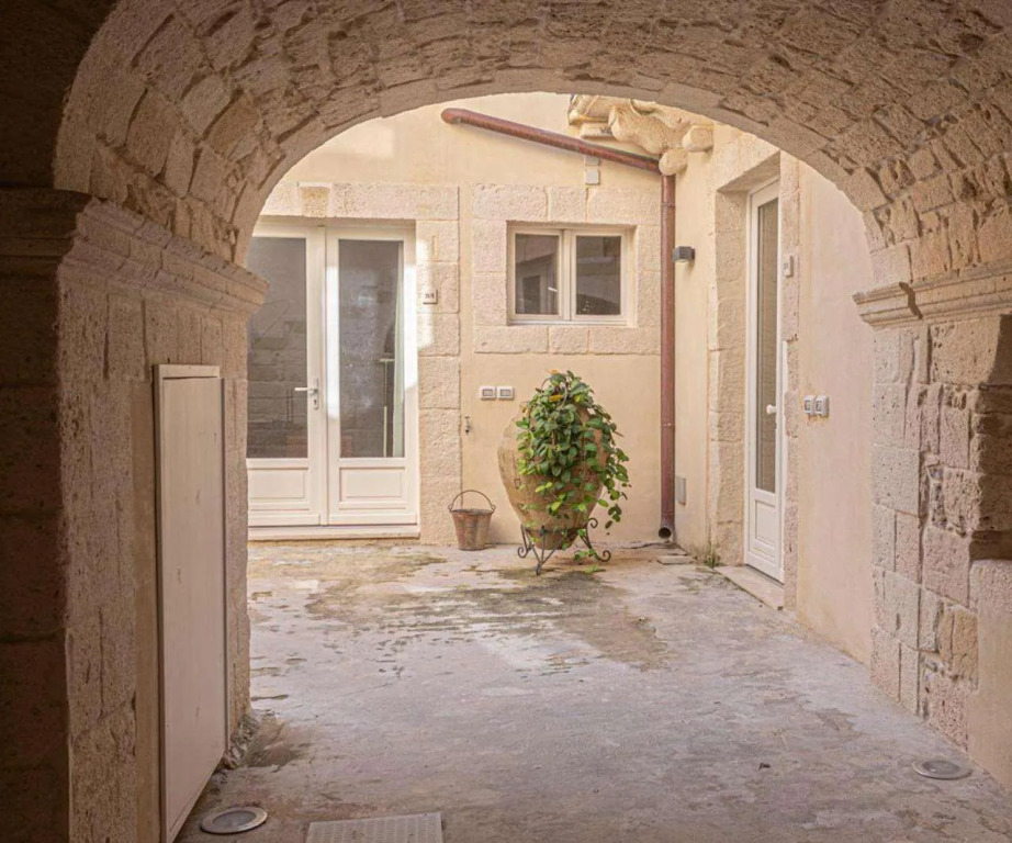 Isabella di Castiglia Apartments — 4-Star Luxury Hotel in Siracusa, Italy