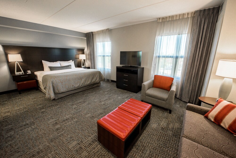 Staybridge Suites Albany Wolf Rd Colonie Center by IHG - photo 9