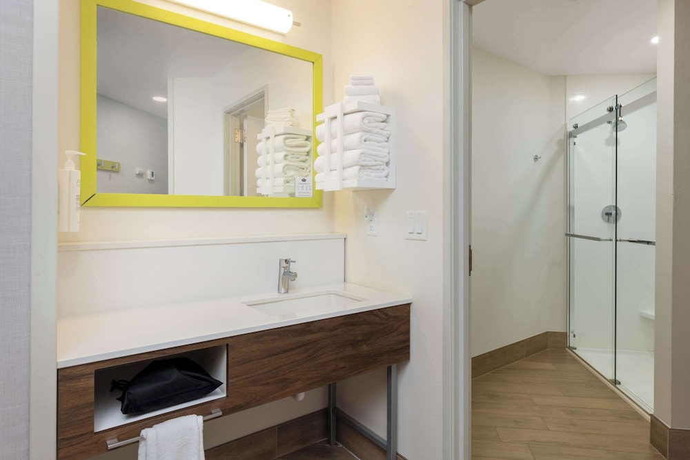 Hampton Inn Kalispell - photo 56