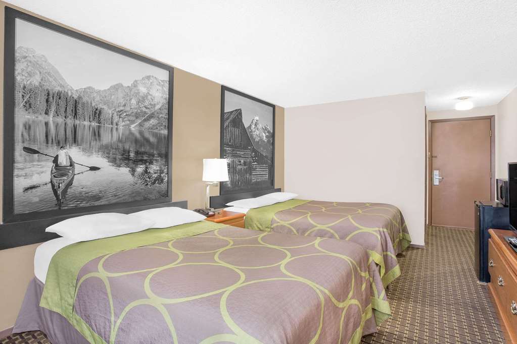 Super 8 by Wyndham Riverton - photo 7