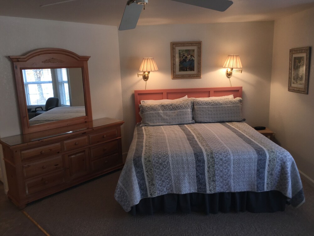 Willowbrook Inn - photo 14