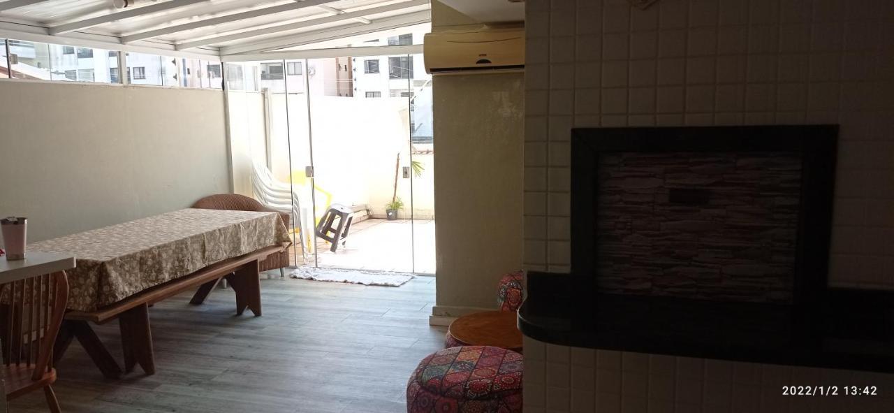 Apartamento meia praia