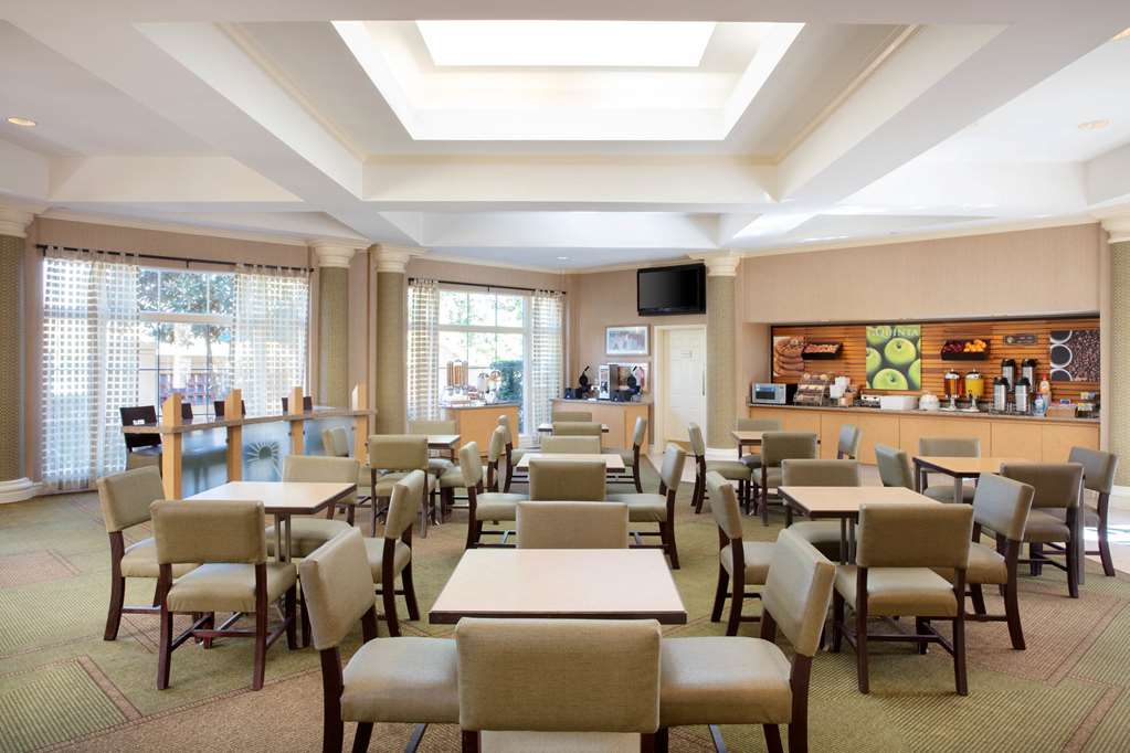 La Quinta Inn & Suites by Wyndham Ocala - photo 27