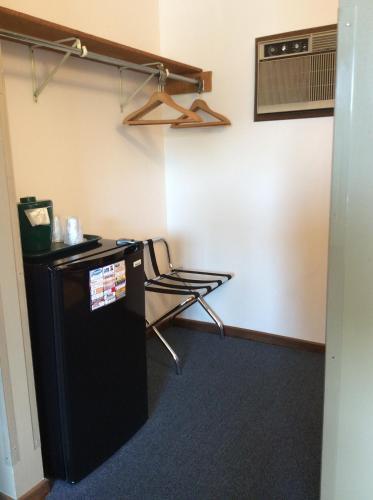 Scenic Shore Inn - photo 25