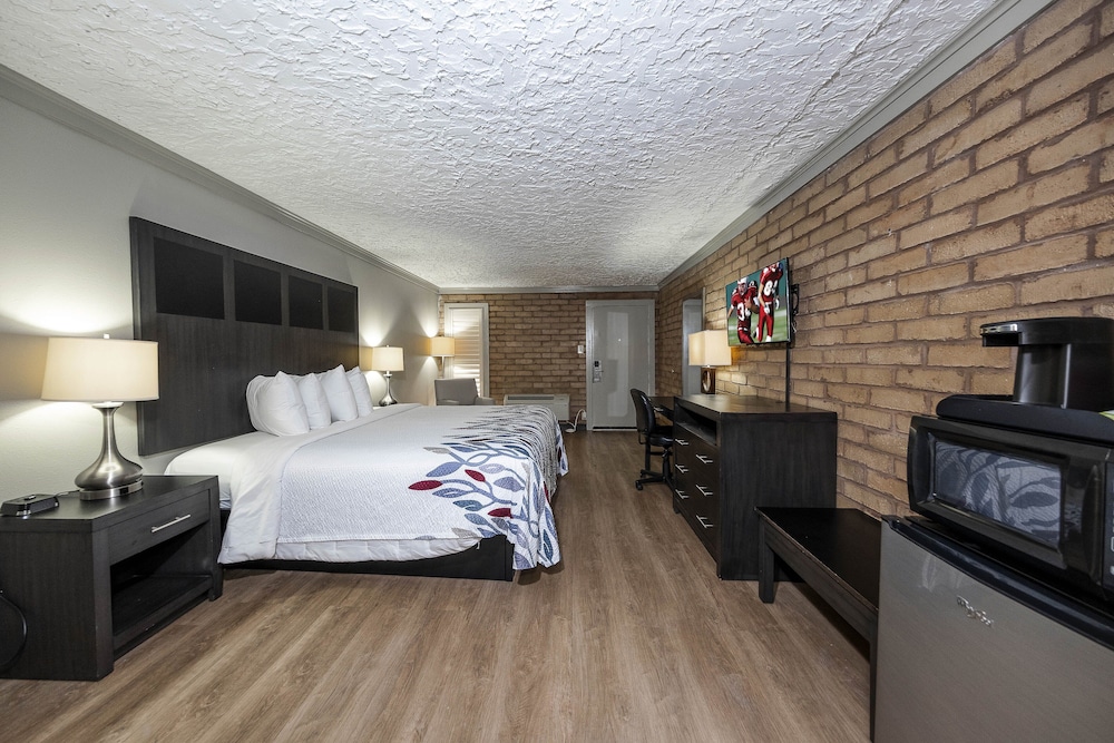 Red Roof Inn Monroe - photo 17