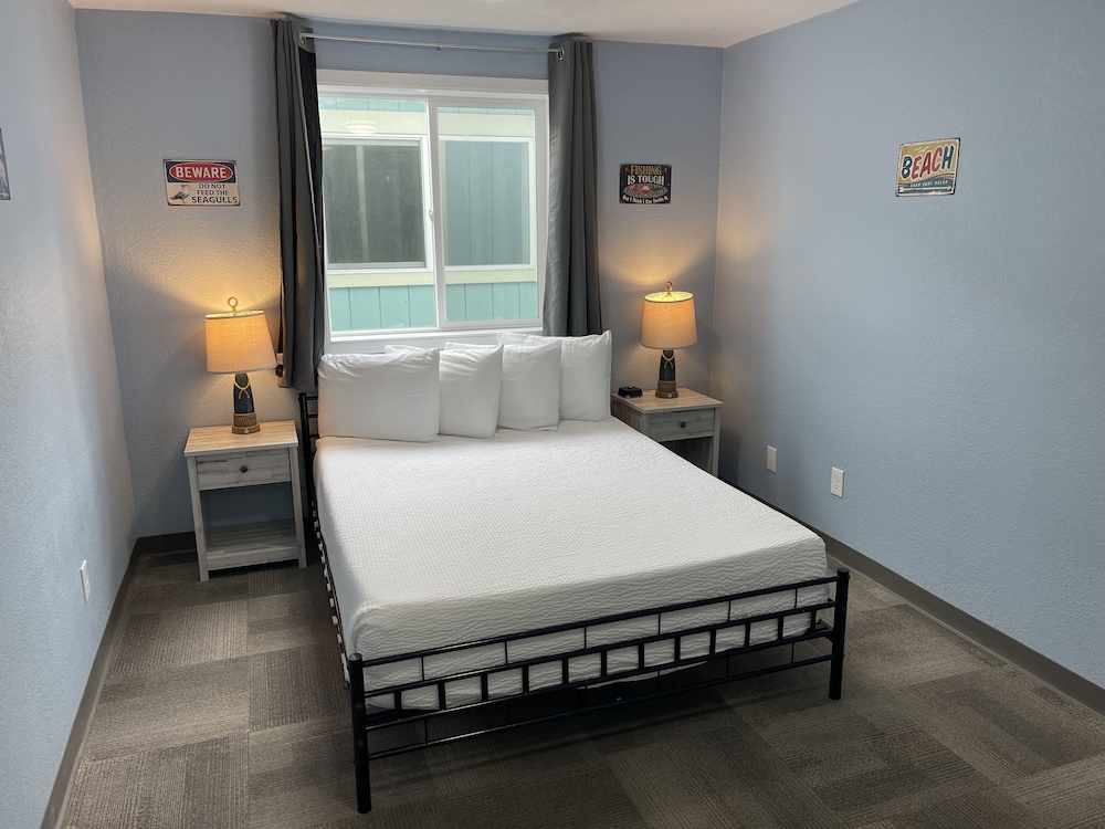 The Coastal Inn and Suites - photo 30