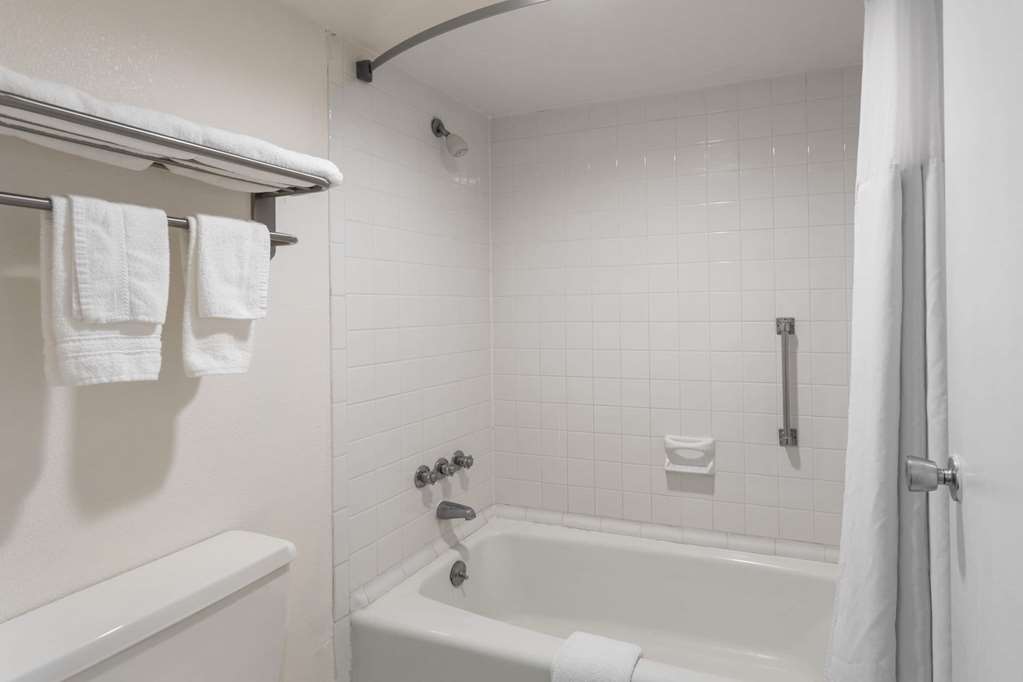 Super 8 by Wyndham Ocala I 75 - photo 36