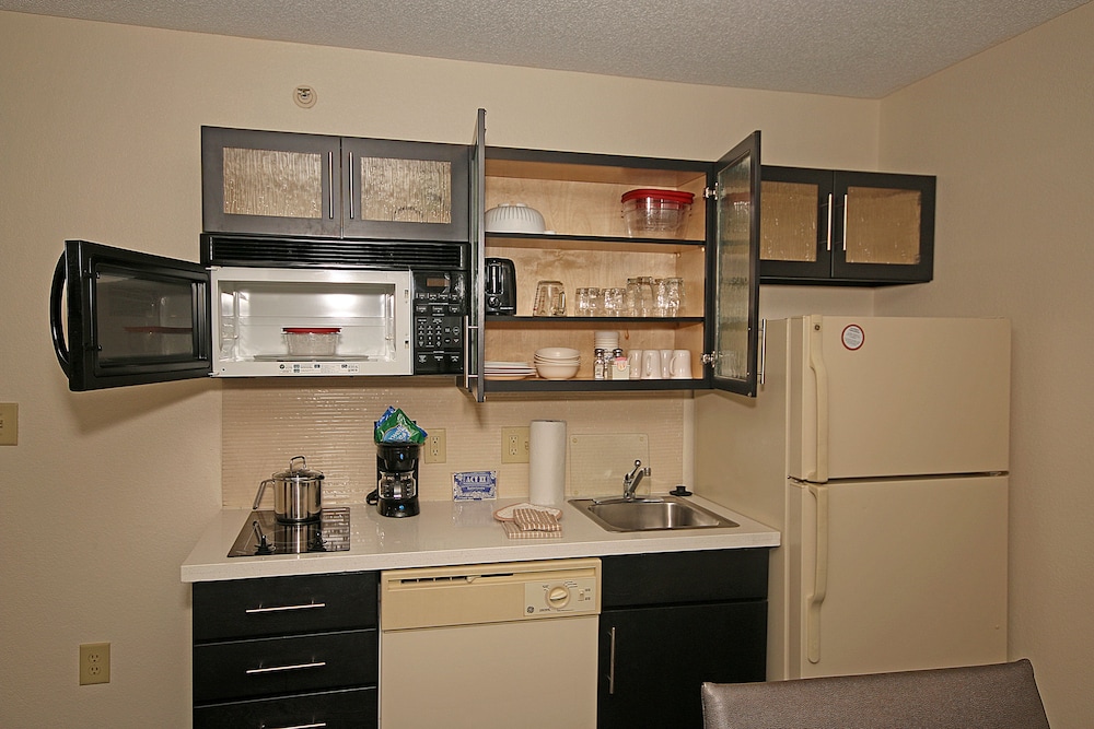 Candlewood Suites Newport News Yorktown by IHG - photo 9