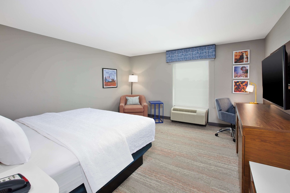 Hampton Inn Clinton IA - photo 26