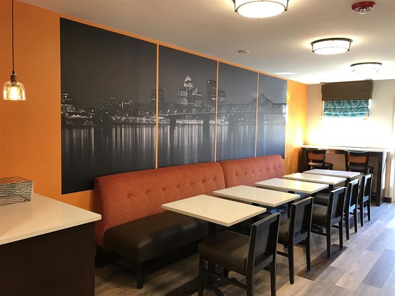 Hawthorn Suites by Wyndham Louisville North - photo 7